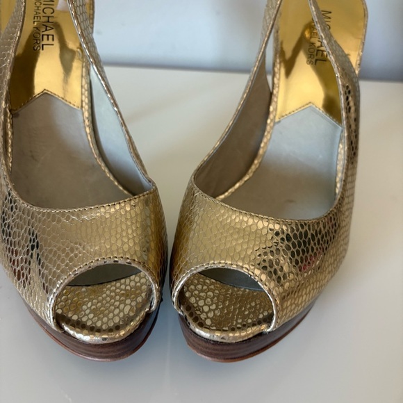 Michael Kors Women’s Gold Peep-Toe Slingback High Heels - Picture 5 of 6